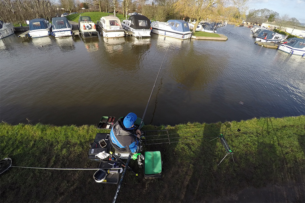This angle clearly shows Alan fishing in his 12.5 metre ‘2 o’clock’ swim.