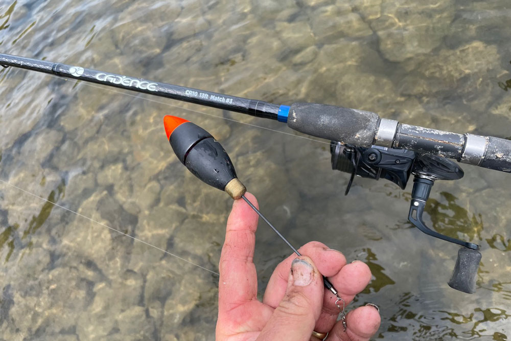 The Daiwa Gemini splasher is used as a marker float for feeding