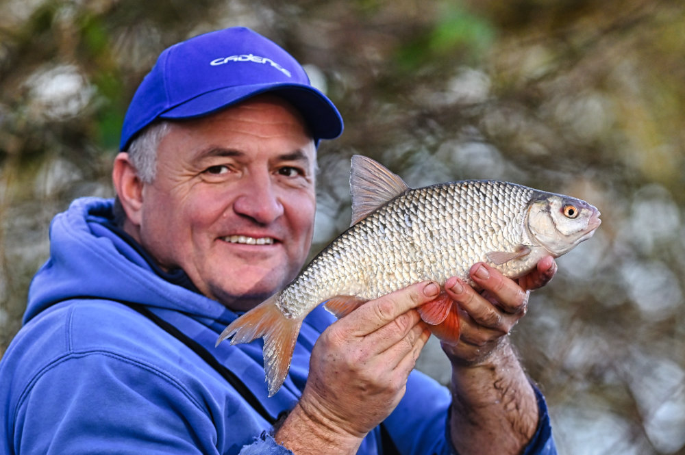 Big roach can back off when the water is clear