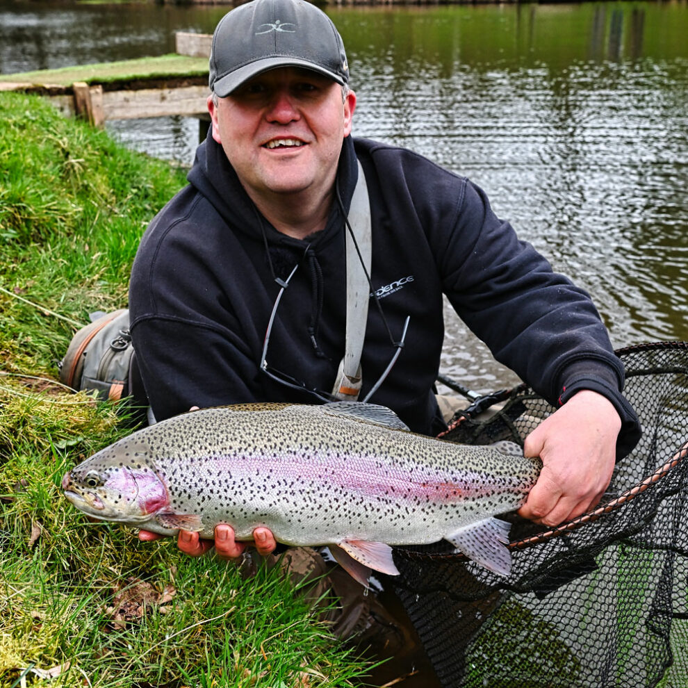 Keeping Warm During Winter Fishing - Cadence Fishing Blog - Coarse Fishing  Articles